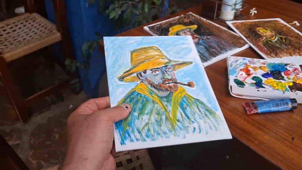 Van-Gogh-Darsteller malt in einem Feld bei Norderstedt für Low-Budget-Filmprojekt